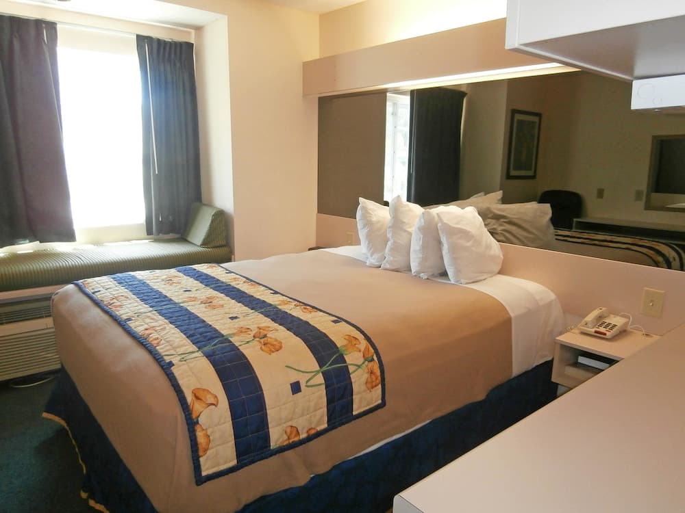 Americas Best Value Inn & Suites McDonough property views in McDonough, GA — gallery photo 3