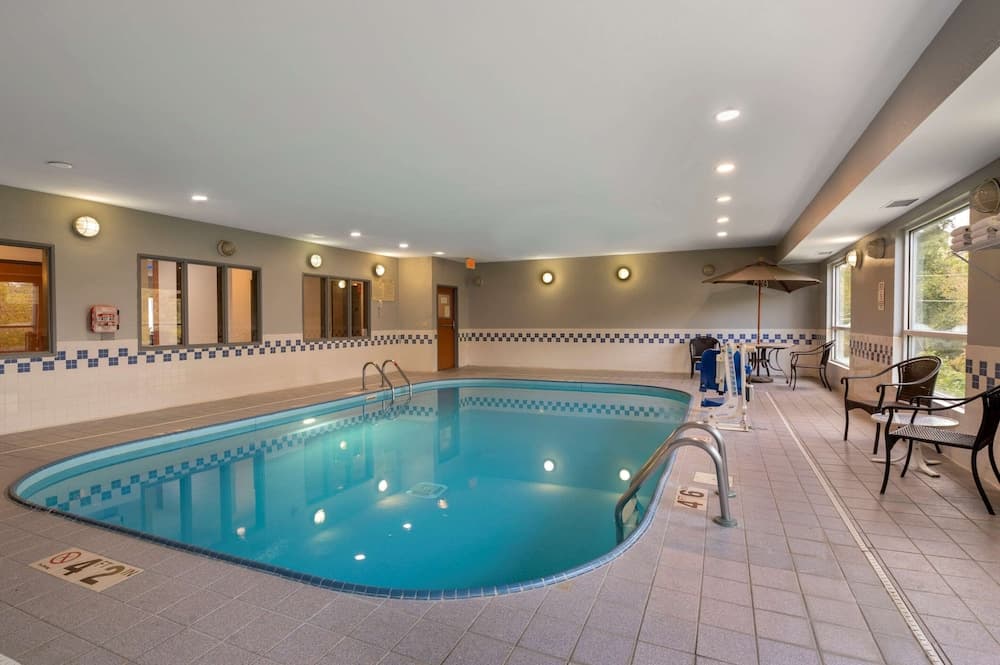 Comfort Inn & Suites Zanesville City Center gallery photo in Zanesville, OH — image 36