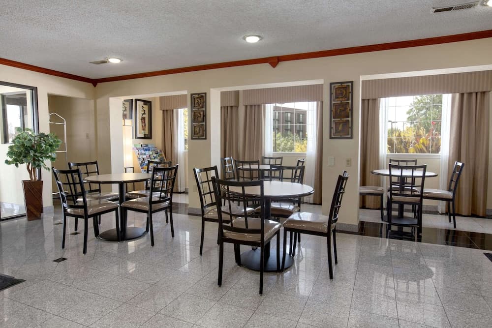 Baymont by Wyndham Oklahoma City Airport property views in Oklahoma City, OK — gallery photo 3
