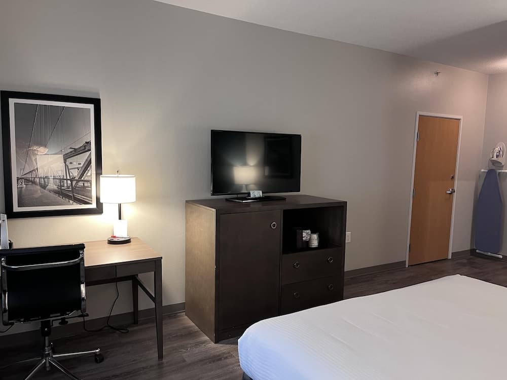 SureStay Plus Hotel by Best Western Highland Poughkeepsie interior in Highland, NY — gallery photo 2