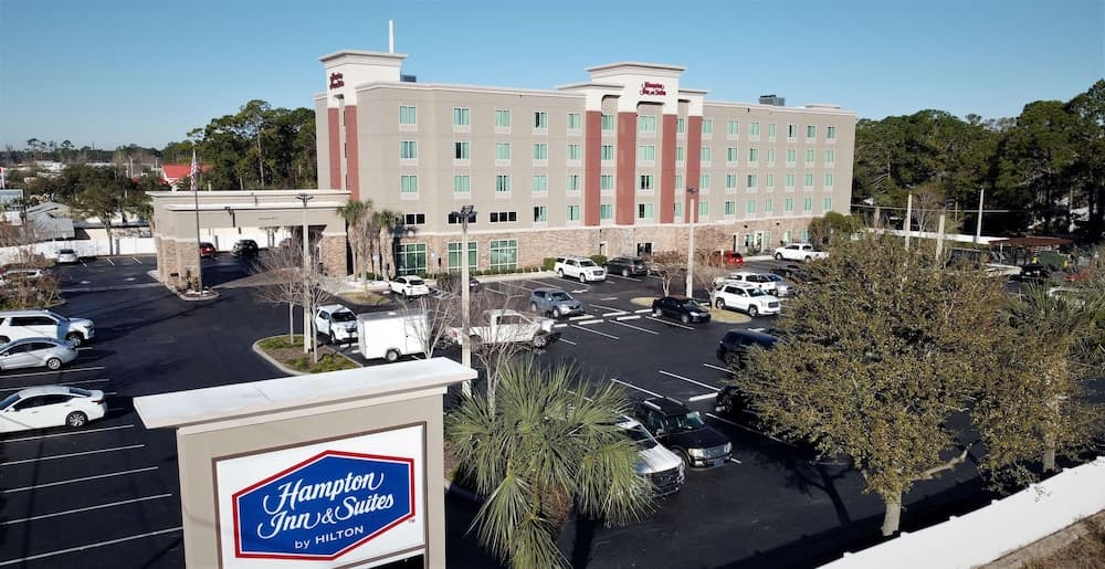 Hampton Inn & Suites Jacksonville - Beach Blvd/Mayo Clinic featured exterior or lobby in Jacksonville, FL — similar hotel