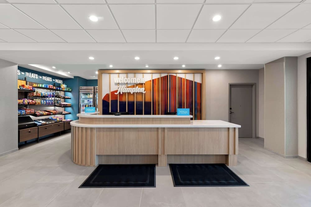 Hampton Inn & Suites Corona, Ca gallery photo in Corona, CA — image 8