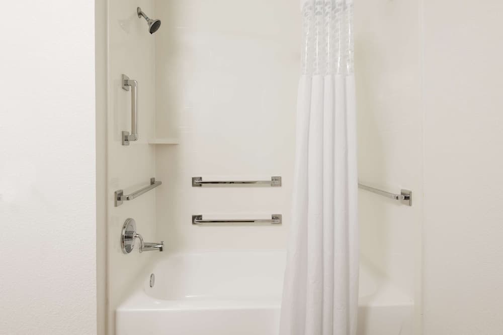 Hampton Inn Bonita Springs/Naples-North interior in Bonita Springs, FL — gallery photo 2