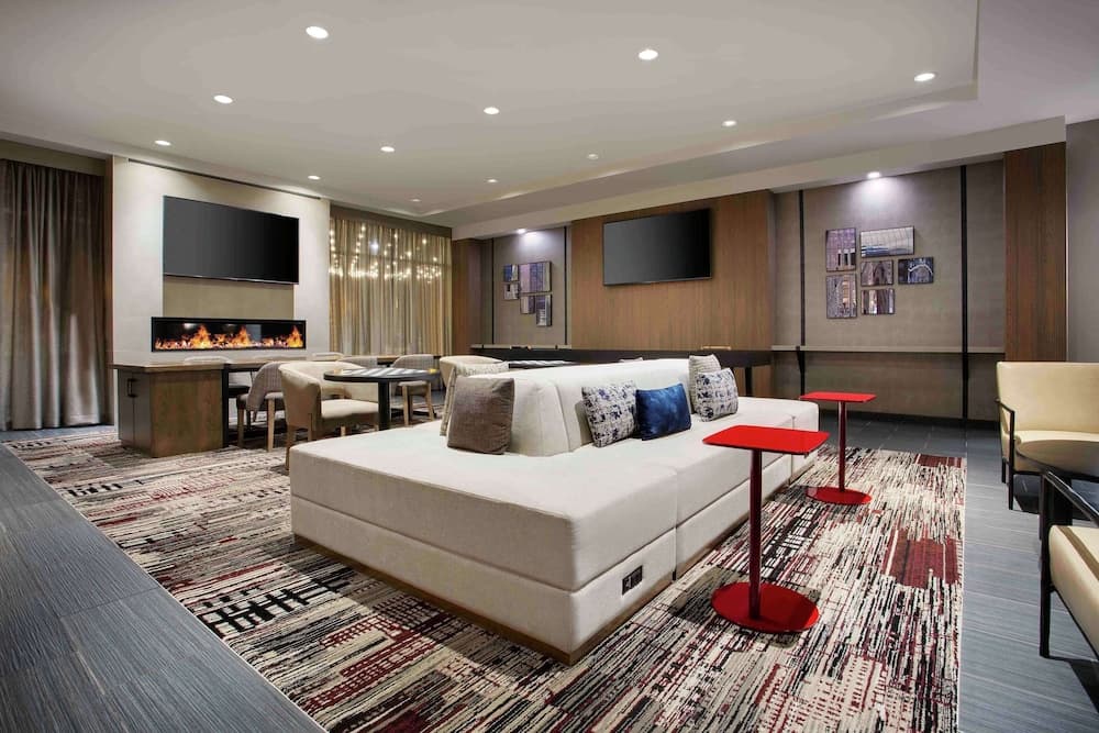 DoubleTree by Hilton Chicago Midway Airport gallery photo in Chicago, IL — image 27