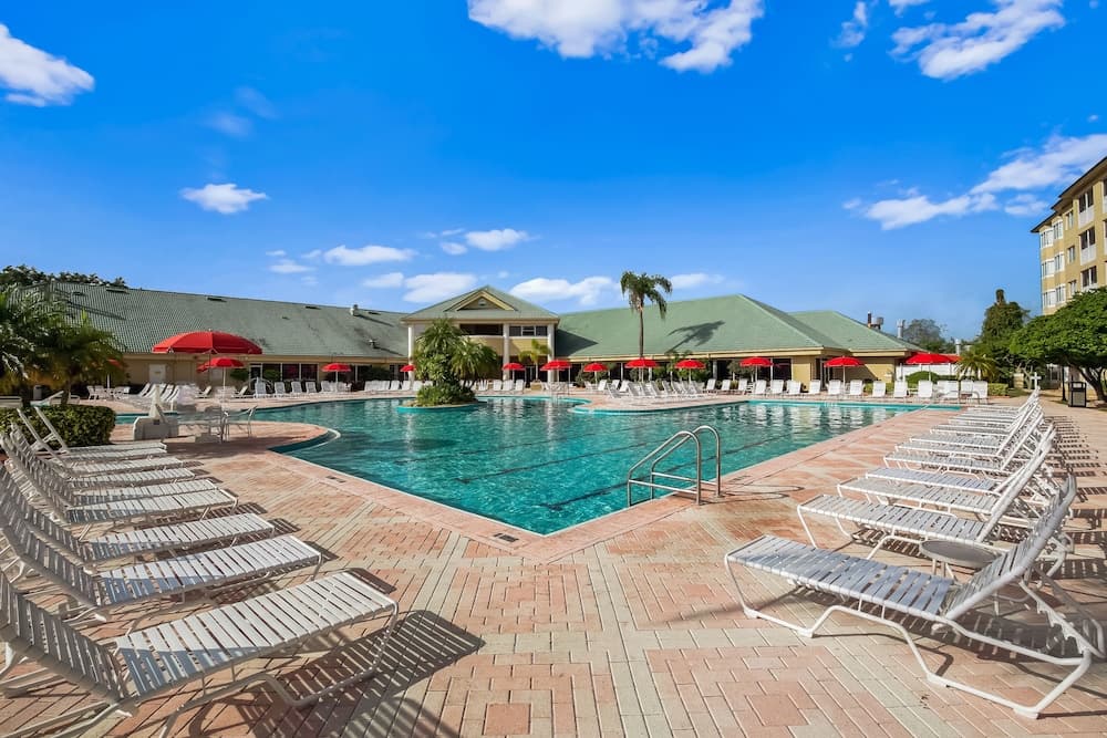 Silver Lake Resort interior in Kissimmee, FL — gallery photo 2