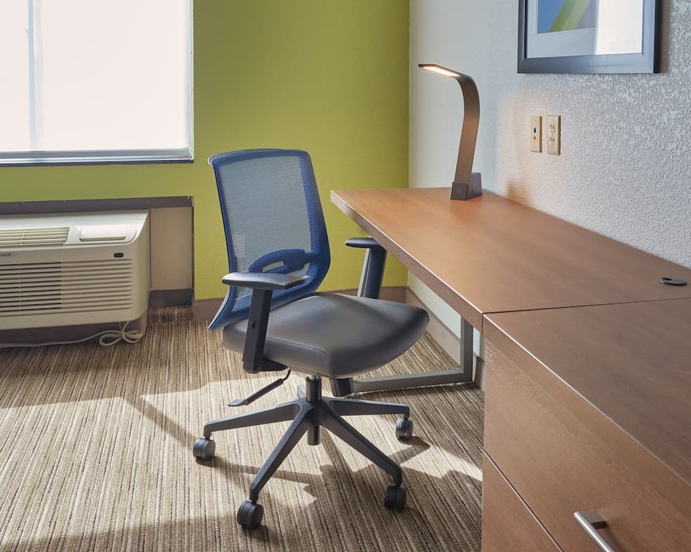 Holiday Inn Express & Suites Akron Regional Airport Area by IHG gallery photo in Akron, OH — image 17