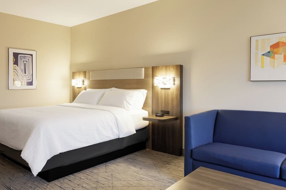 Holiday Inn Express & Suites Charlotte Airport Area by IHG property views in Charlotte, NC — gallery photo 3