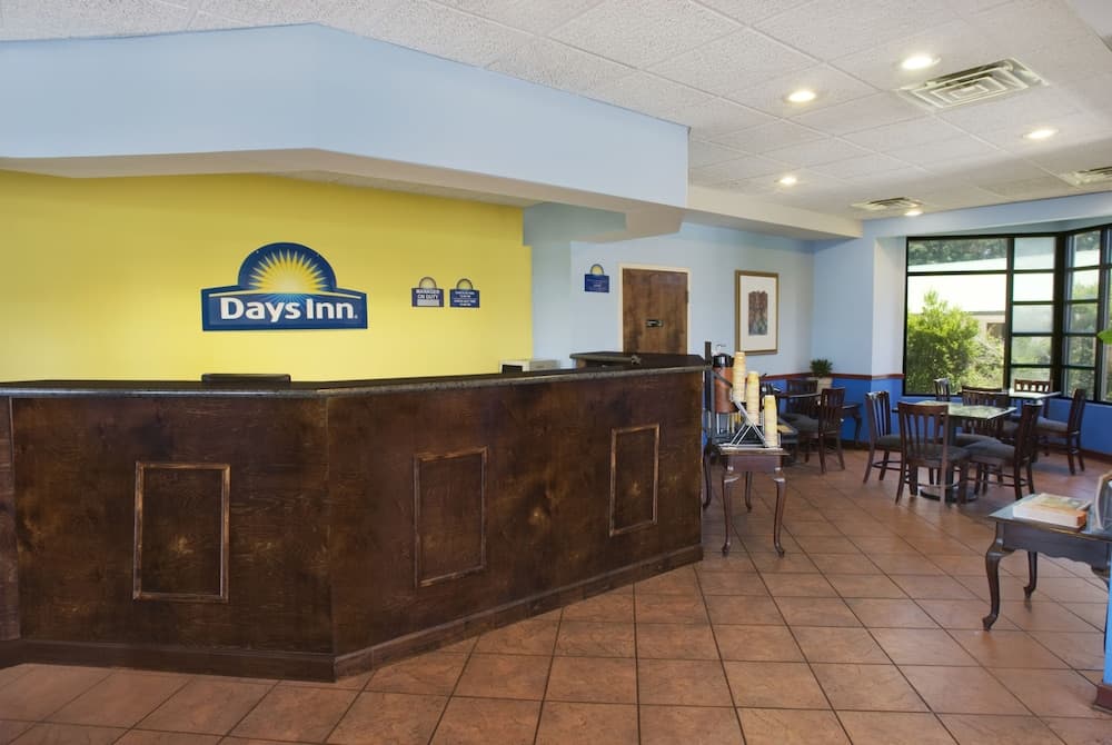 Days Inn by Wyndham Richmond Hill/Savannah property views in Richmond Hill, GA — gallery photo 3