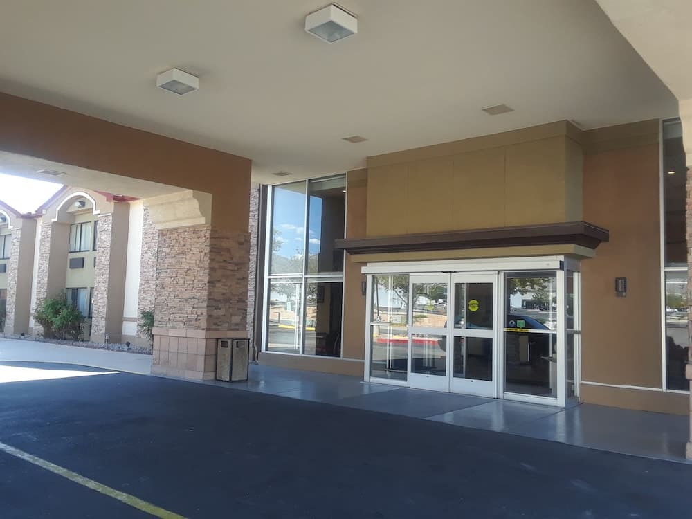 Amerstone Inn & Event Center property views in Albuquerque, NM — gallery photo 3