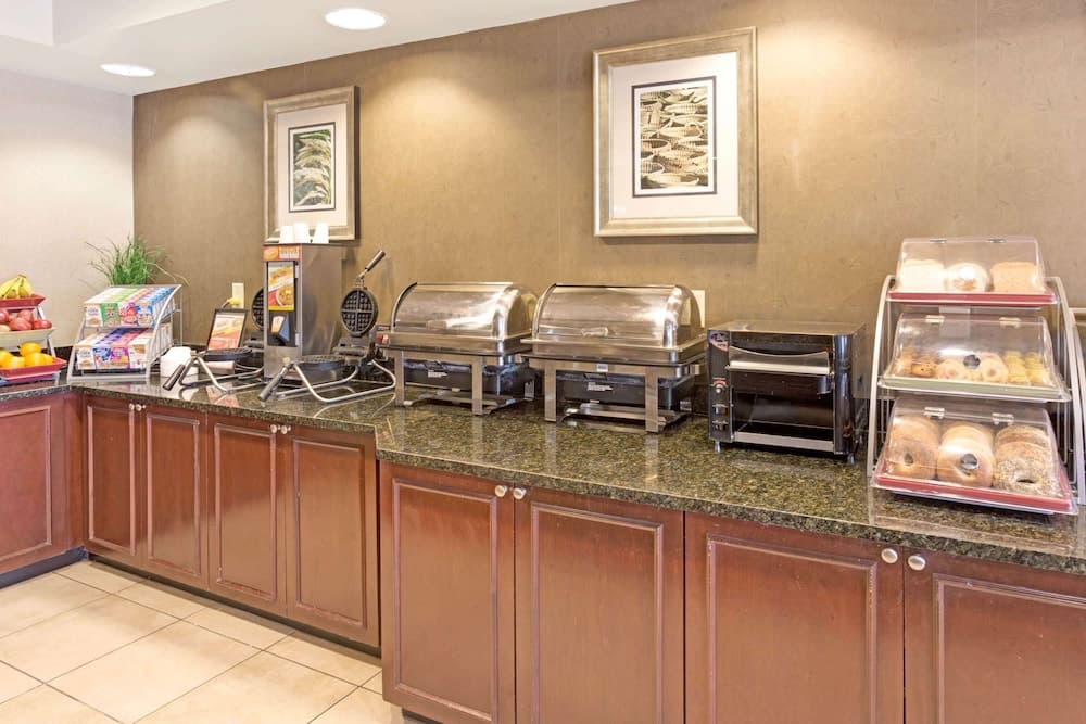 Wingate By Wyndham Charleston gallery photo in North Charleston, SC — image 5