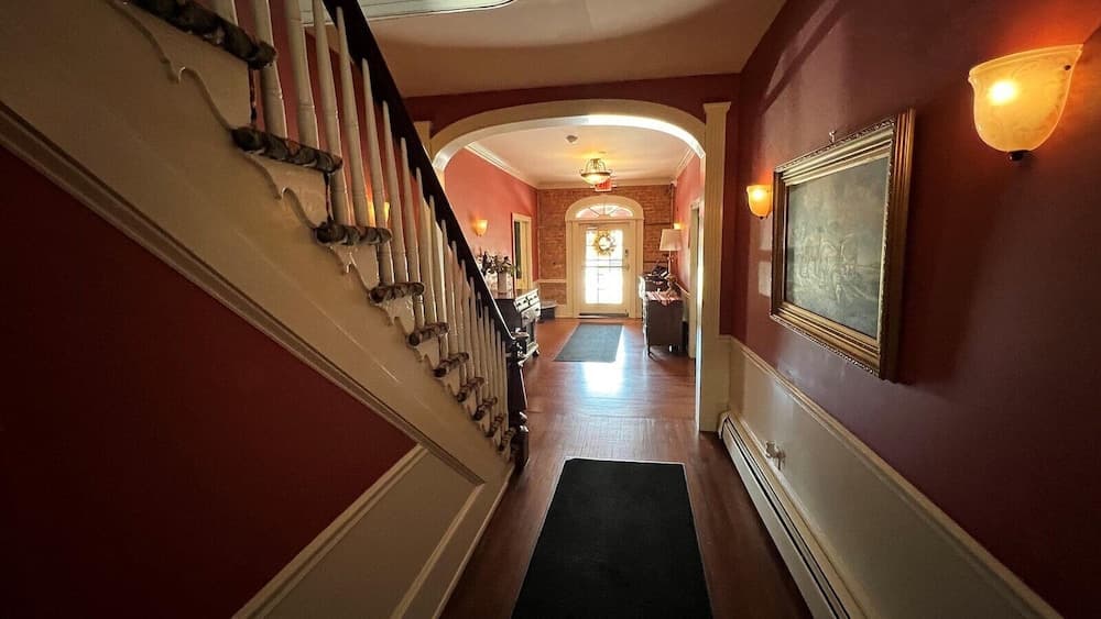 Publick House Hotel Inc. property views in Chester — gallery photo 3