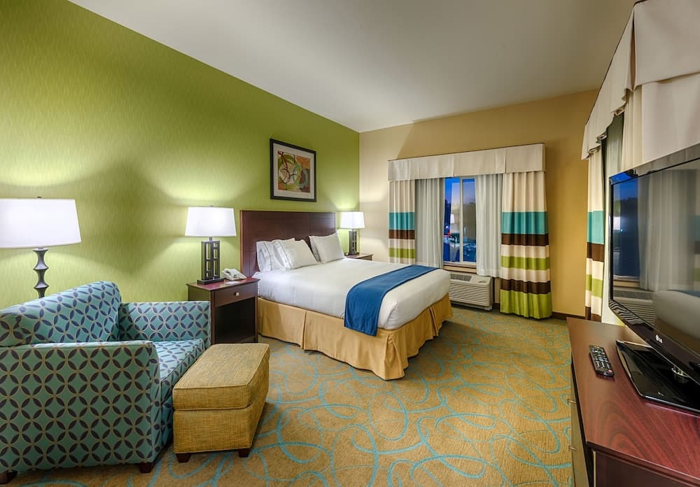 Holiday Inn Express Hotel & Suites Red Bluff-South Redding by IHG interior in Red Bluff, CA — gallery photo 2