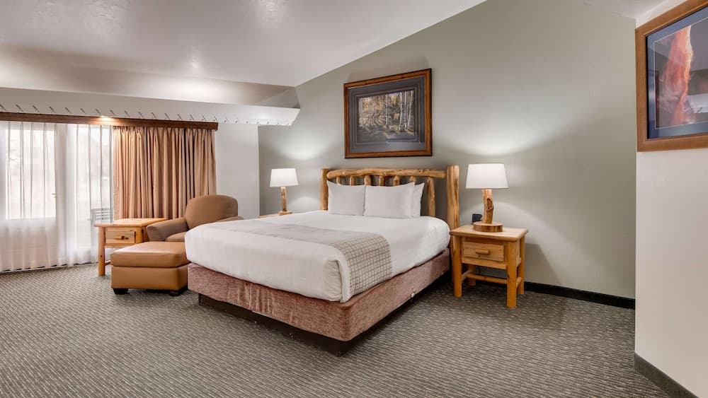 Best Western East Zion Thunderbird Lodge property views in Orderville, UT — gallery photo 3