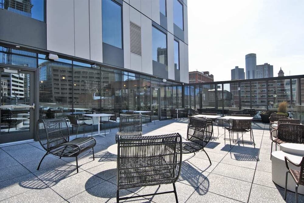 Downtown Detroit Apartments by Landing property views in Detroit, MI — gallery photo 3