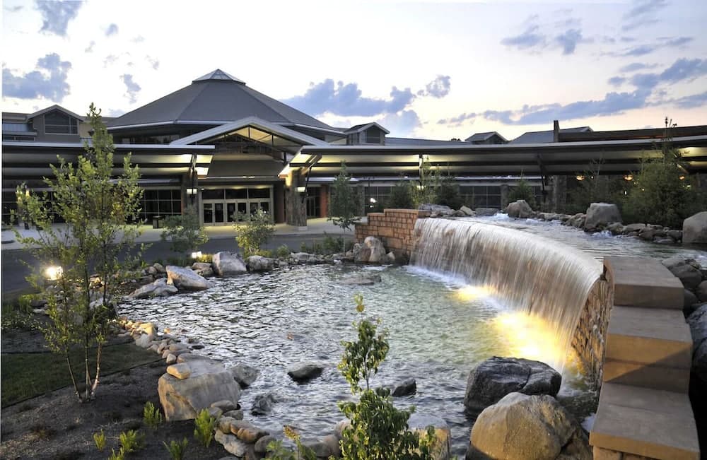 Wilderness at the Smokies – River Lodge Suites interior in Sevierville, TN — gallery photo 2