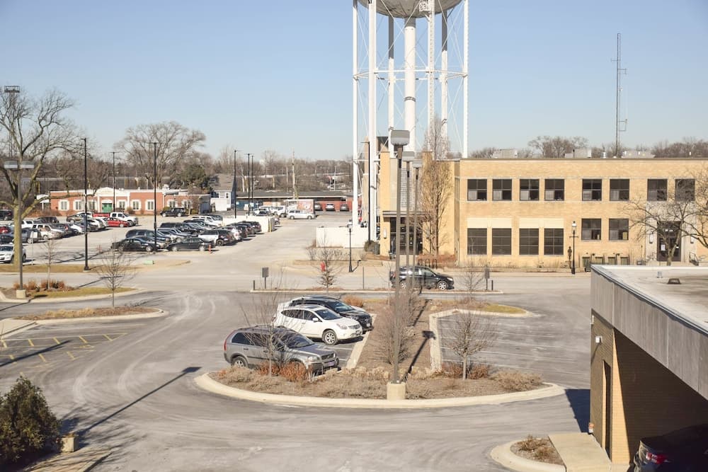 La Banque Hotel gallery photo in Homewood, IL — image 11