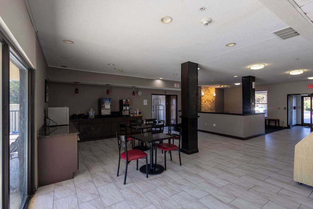 Clarion Pointe interior in High Point, NC — gallery photo 2
