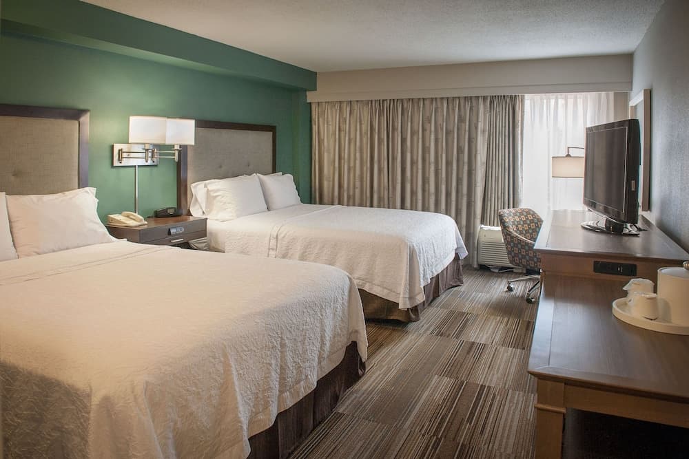 Hampton Inn New Orleans-St. Charles Ave./Garden District property views in New Orleans, LA — gallery photo 3
