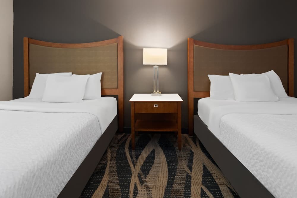 Americas Best Value Inn & Suites Racine gallery photo in Mount Pleasant, WI — image 8