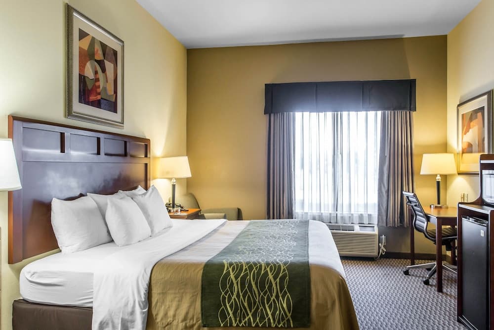 Comfort Inn & Suites Madisonville interior in Madisonville, KY — gallery photo 2