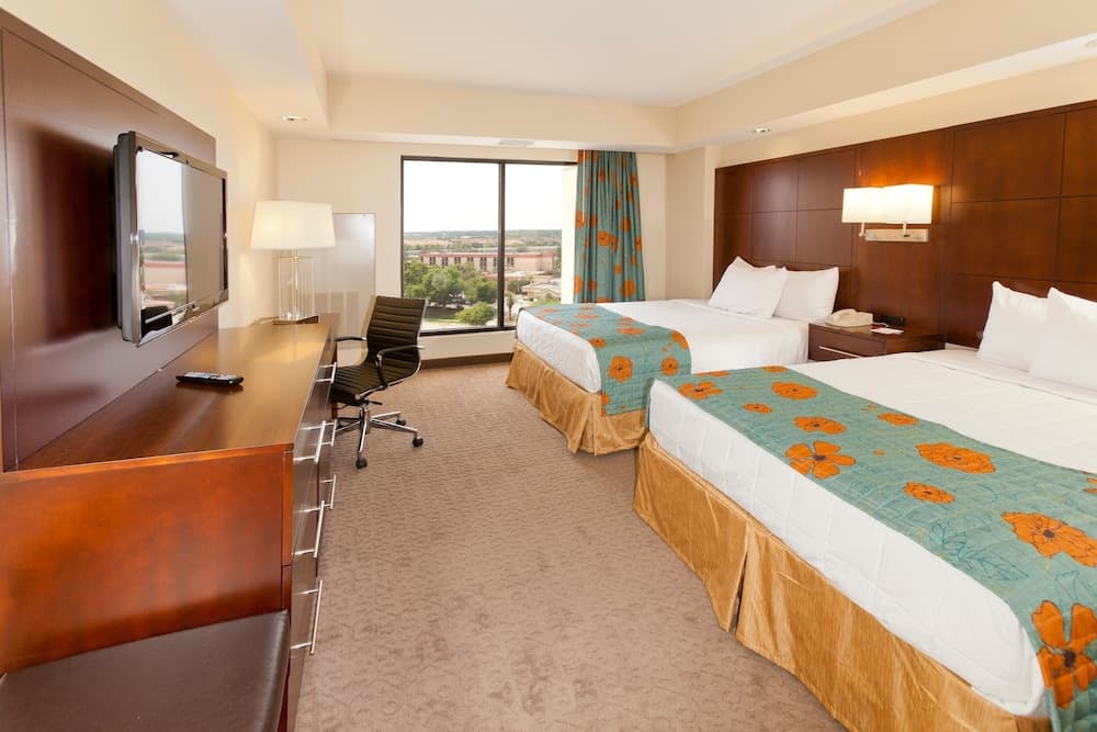 Ramada Plaza Resort & Suites by Wyndham Orlando Intl Drive featured exterior or lobby in Orlando, FL — similar hotel