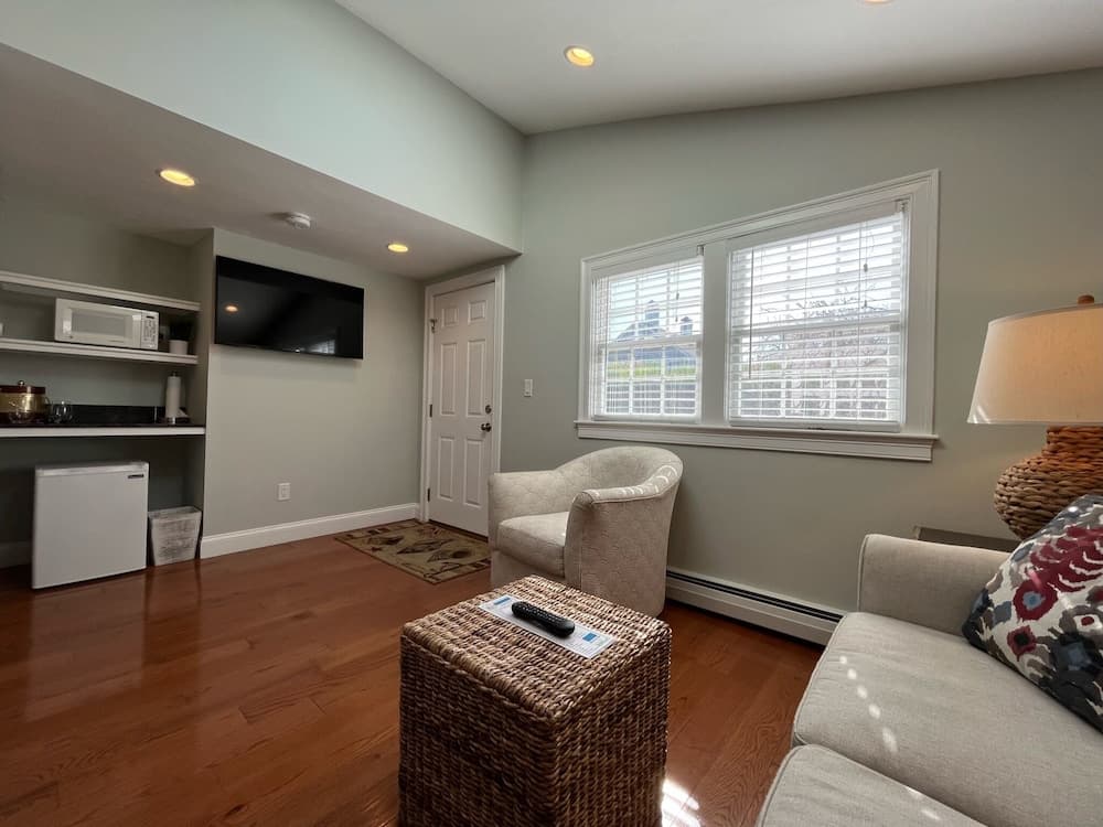 Beach Breeze Inn gallery photo in Falmouth, MA — image 15