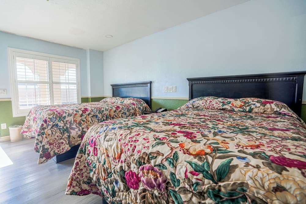 Day&Night Inn gallery photo in Hesperia, CA — image 8
