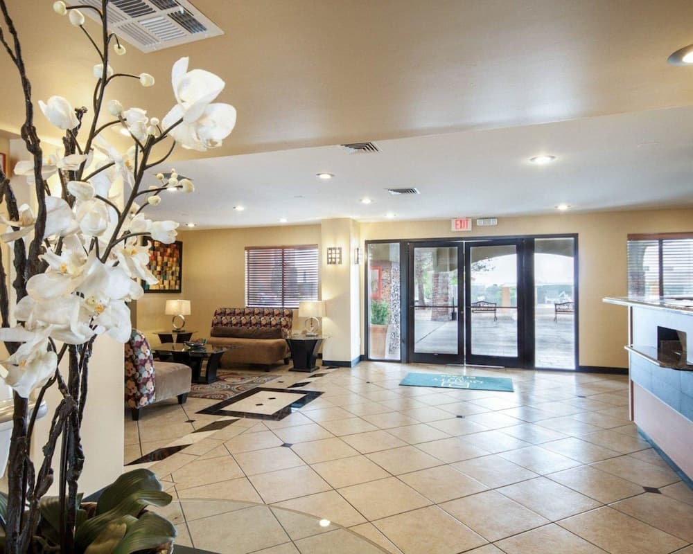 Quality Inn Airport East property views in El Paso, TX — gallery photo 3