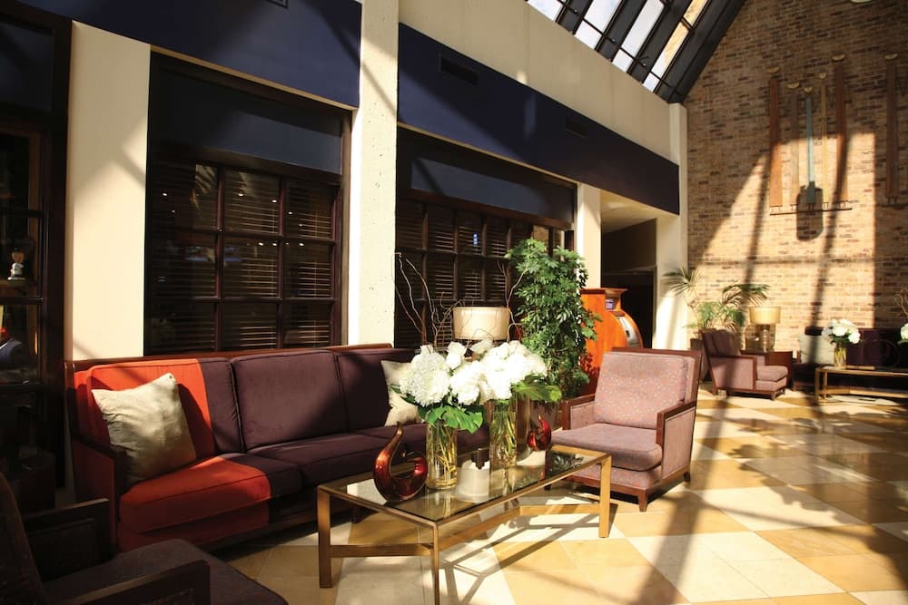 DoubleTree by Hilton Murfreesboro interior in Murfreesboro, TN — gallery photo 2