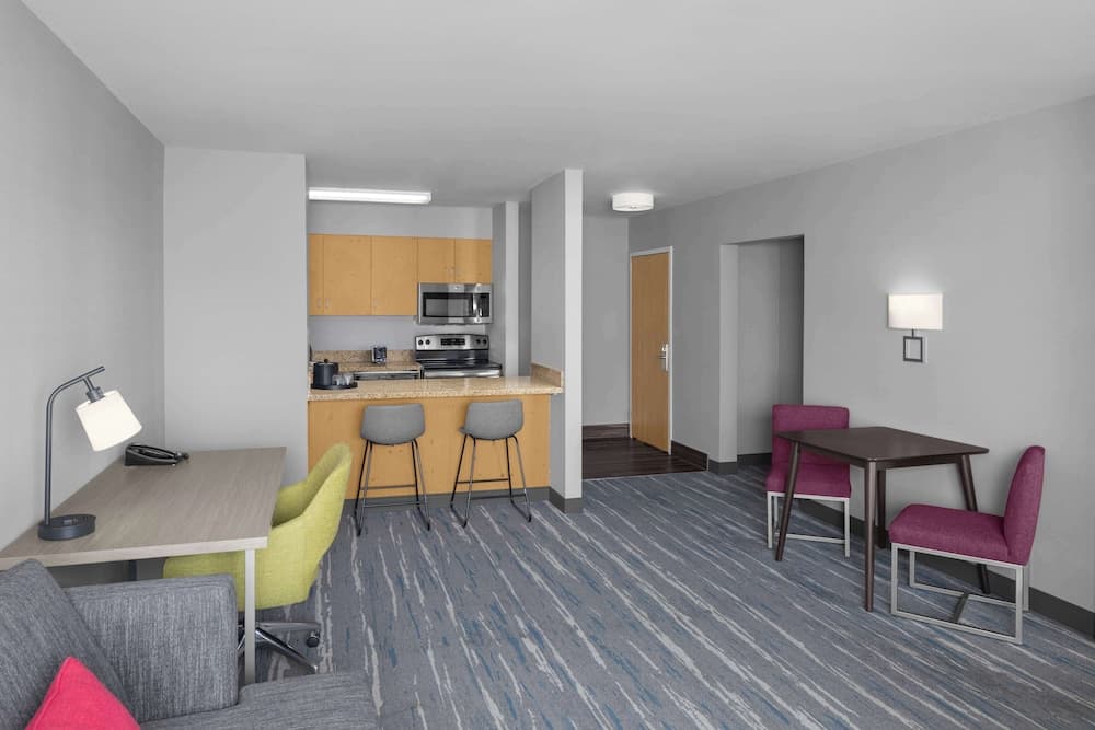 Hampton Inn & Suites Orem gallery photo in Orem, UT — image 9