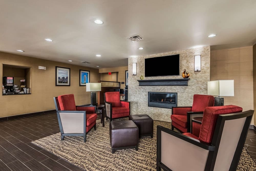 Comfort Inn & Suites Dayton North property views in Dayton, OH — gallery photo 3