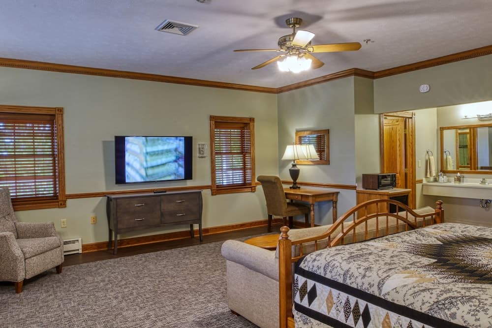 Carlisle Inn Walnut Creek gallery photo in Millersburg, OH — image 13
