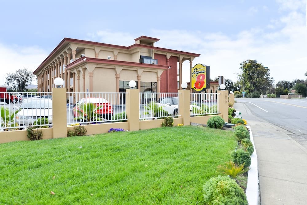 Super 8 by Wyndham Vallejo/Napa Valley gallery photo in Vallejo, CA — image 5