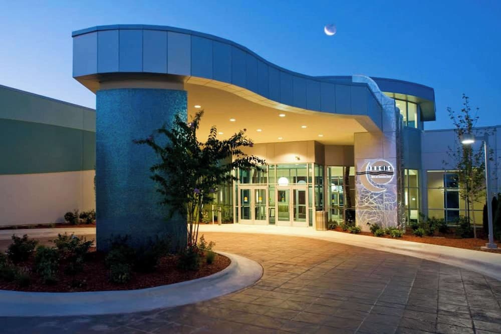 Oasis Hotel & Conv. Center, an Ascend Collection Hotel featured exterior or lobby in Springfield, MO — similar hotel