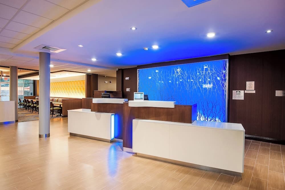 Fairfield Inn & Suites Houston Northwest/Willowbrook interior in Houston, TX — gallery photo 2