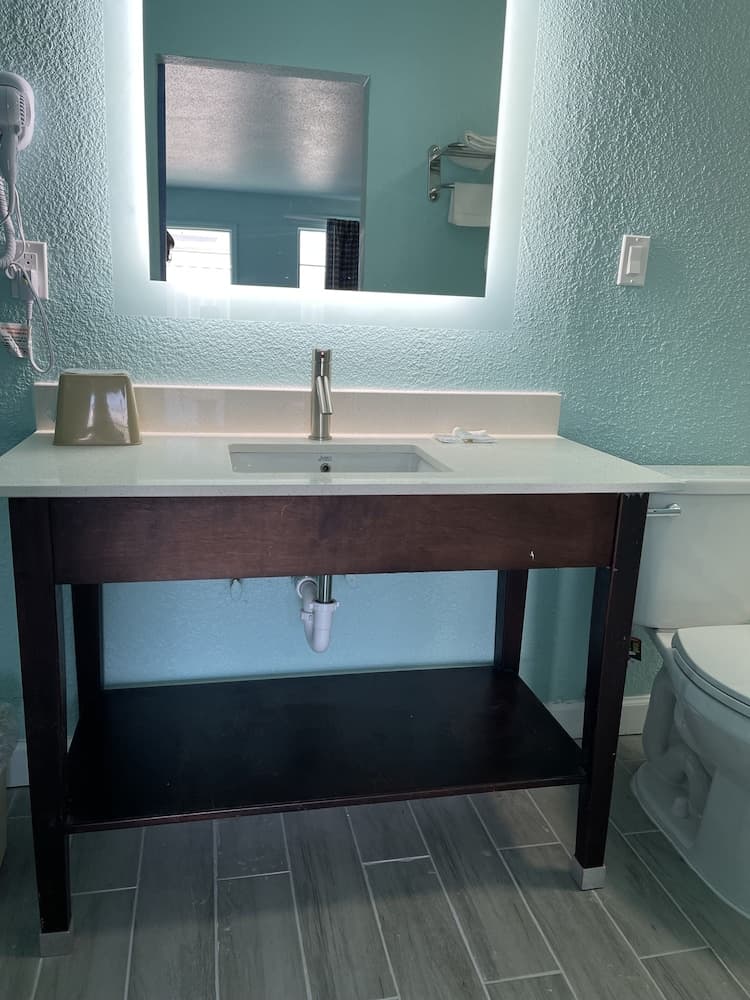 Regal Inn property views in Lake City, FL — gallery photo 3