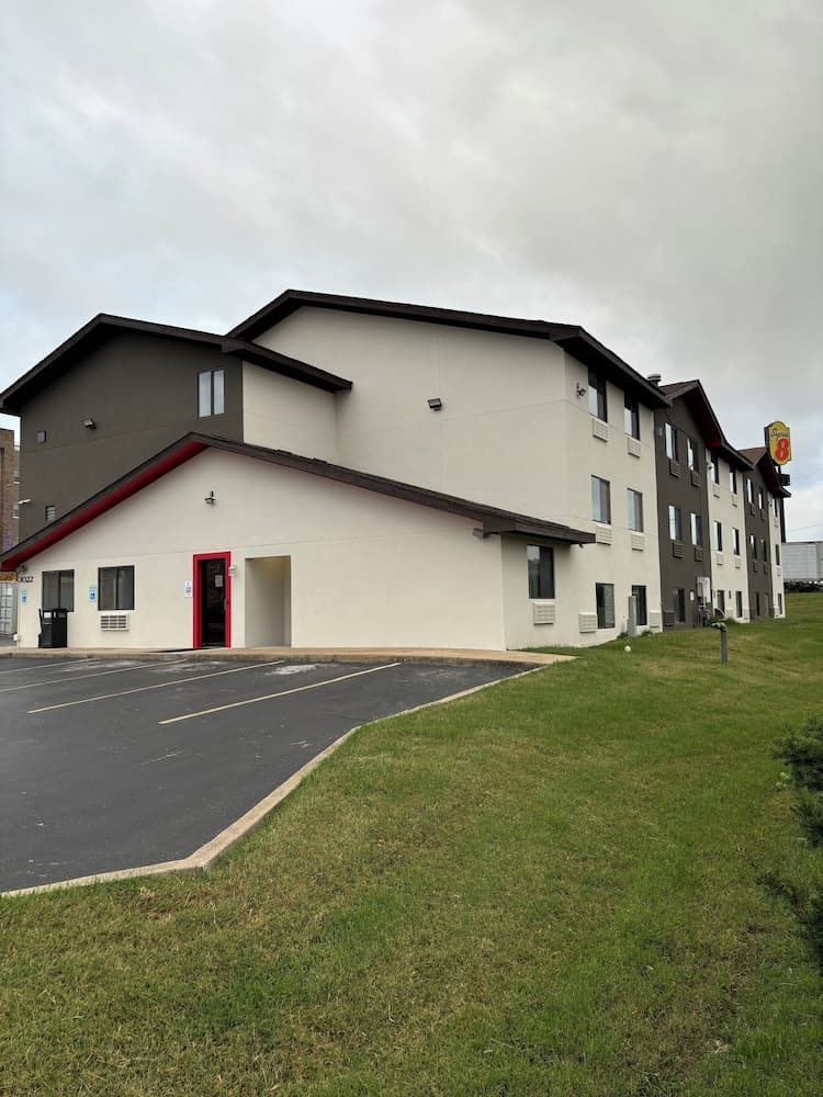 Super 8 Springfield North I-44 featured exterior or lobby in Springfield, MO — similar hotel