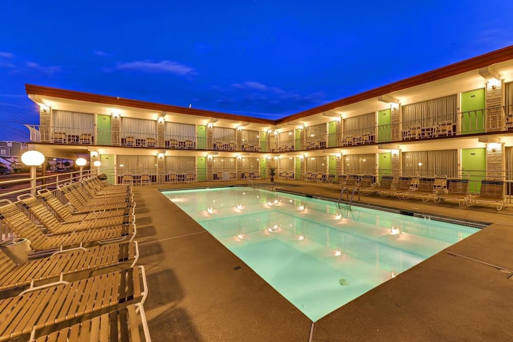 Panoramic Motel & Apartments property views in North Wildwood, NJ — gallery photo 3