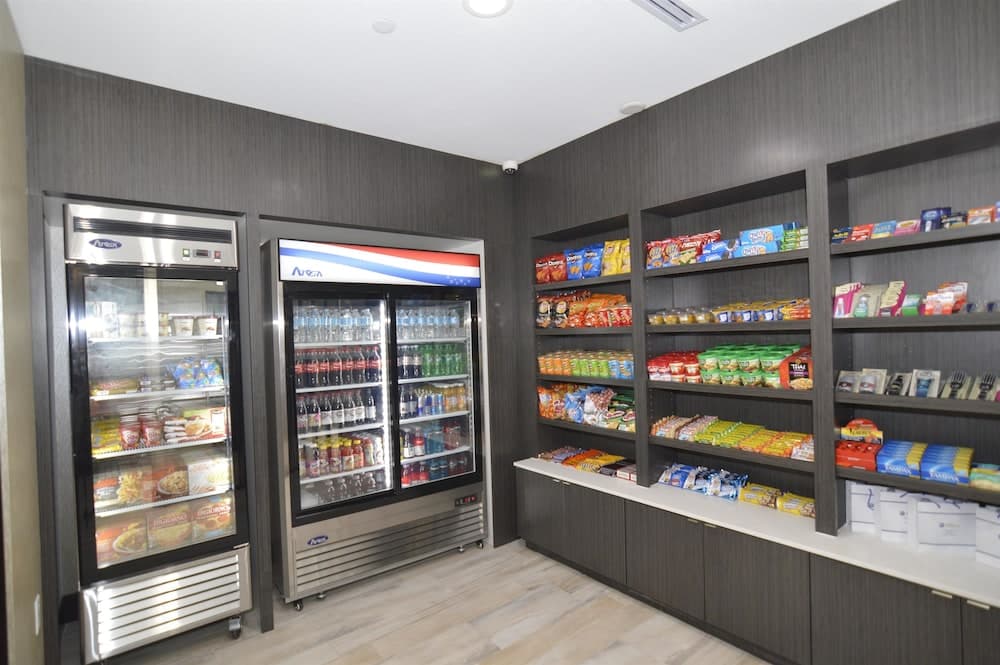 Holiday Inn Express And Suites Pasadena Houston Southeast by IHG gallery photo in Pasadena, TX — image 4
