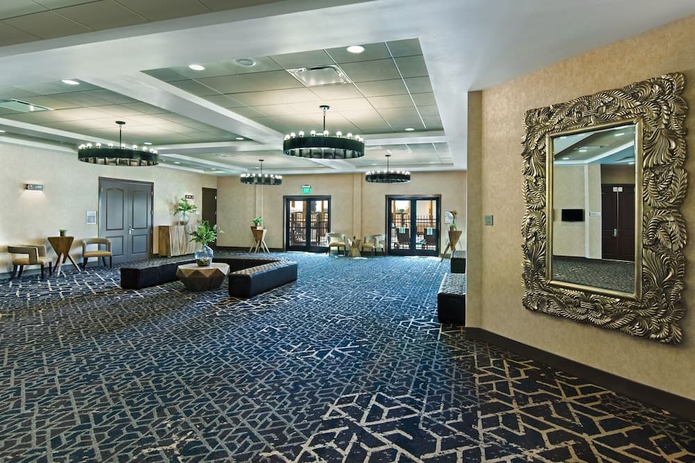 Oxford Suites Sonoma County gallery photo in Rohnert Park, CA — image 49