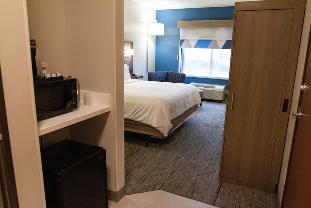 Holiday Inn Express Oneill by IHG interior in O'Neill, NE — gallery photo 2