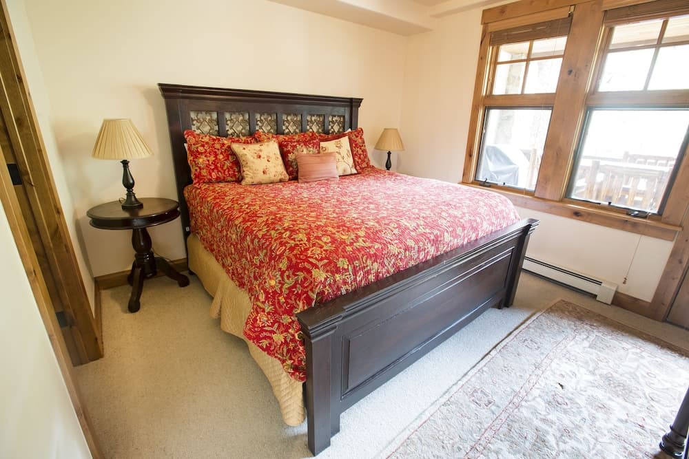 WestWall Lodge interior in Crested Butte, CO — gallery photo 2
