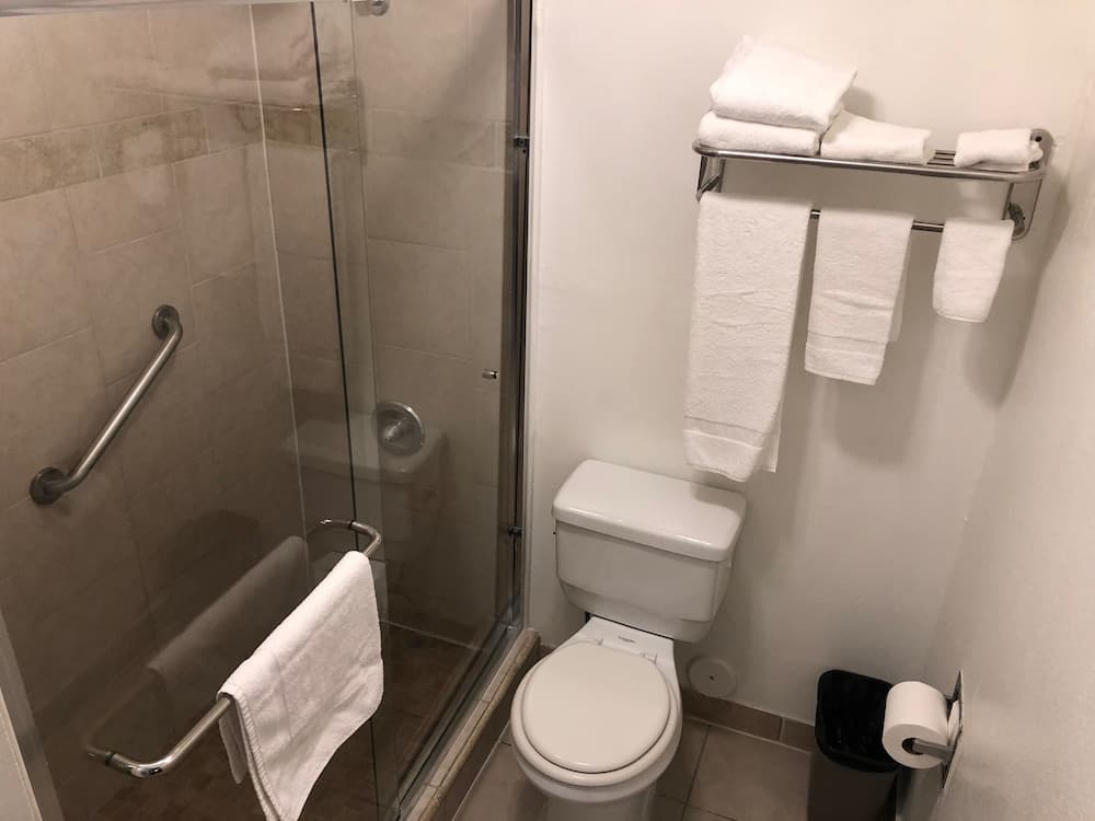 Orange Tustin Inn property views in Orange, CA — gallery photo 3