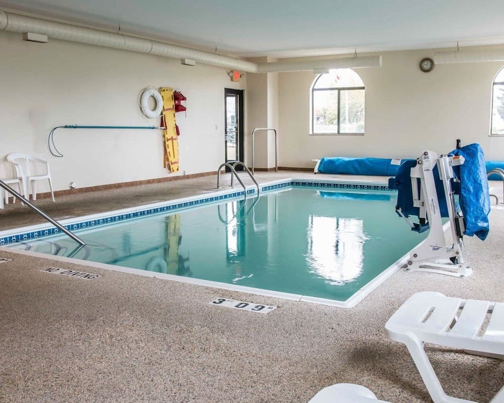 Quality Inn Durand I-69 interior in Durand, MI — gallery photo 2