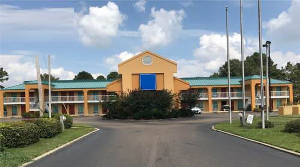 FairBridge Inn Express Natchez featured exterior or lobby in Natchez, MS — similar hotel