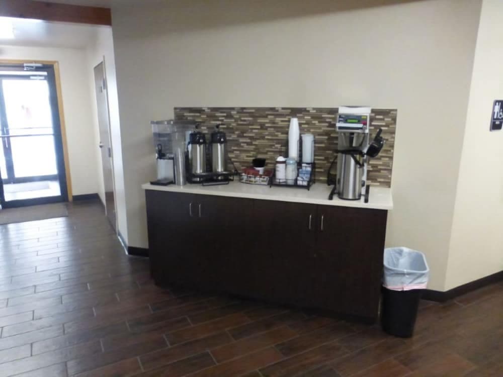 Red Roof Inn Grand Junction property views in Grand Junction, CO — gallery photo 3