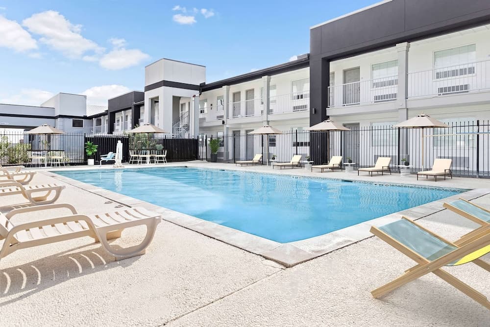 Baymont by Wyndham Beaumont gallery photo in Beaumont, TX — image 57