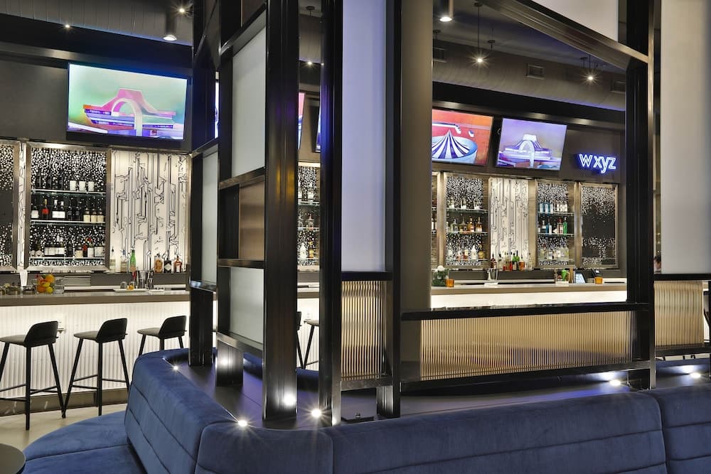 Aloft Chicago Mag Mile interior in Chicago, IL — gallery photo 2