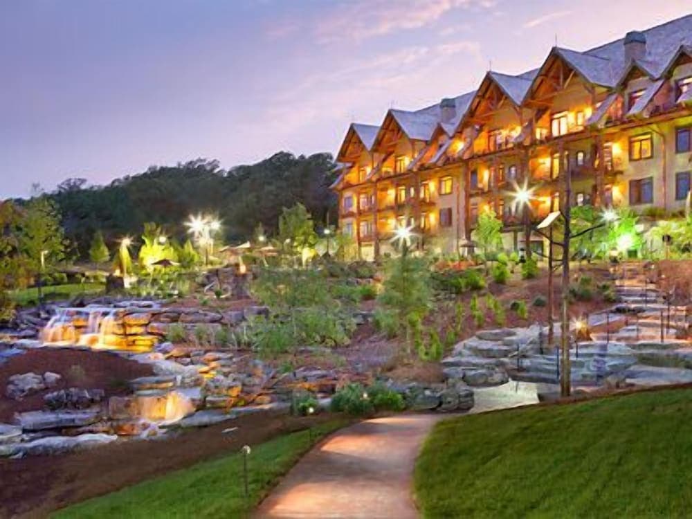 Hilton Grand Vac Club Wilderness Club at Big Cedar Ridgedale featured exterior or lobby in Ridgedale — similar hotel