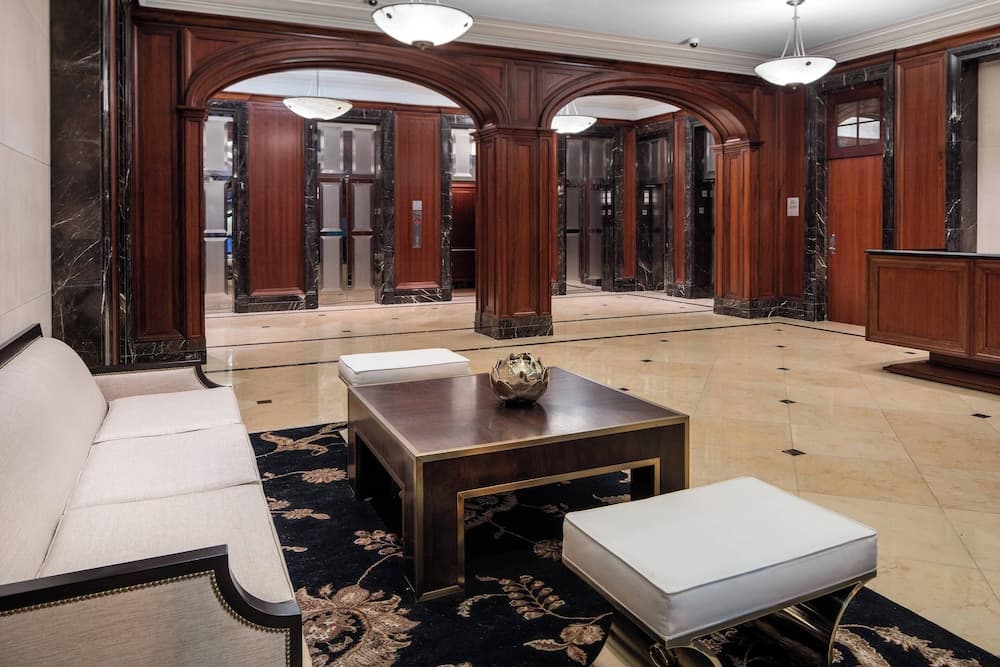 Residence Inn Chicago Downtown/Loop interior in Chicago, IL — gallery photo 2